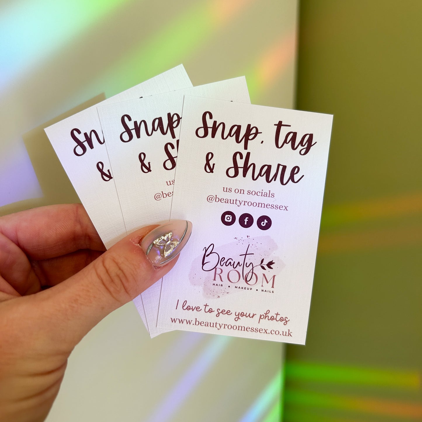 Custom Snap, Tag & Share Cards